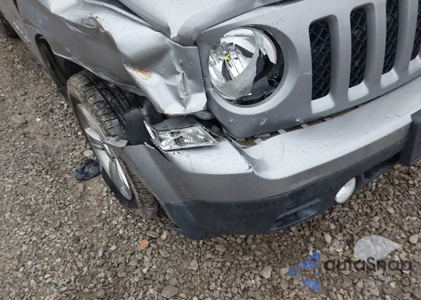 2016 Jeep Patriot Latitude z USA, uszkodzony, nr VIN 1C4NJRFB8GD763743